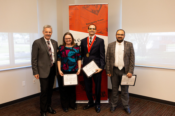 ɫƵ recognizes 2024 Professor and Merit Award recipients